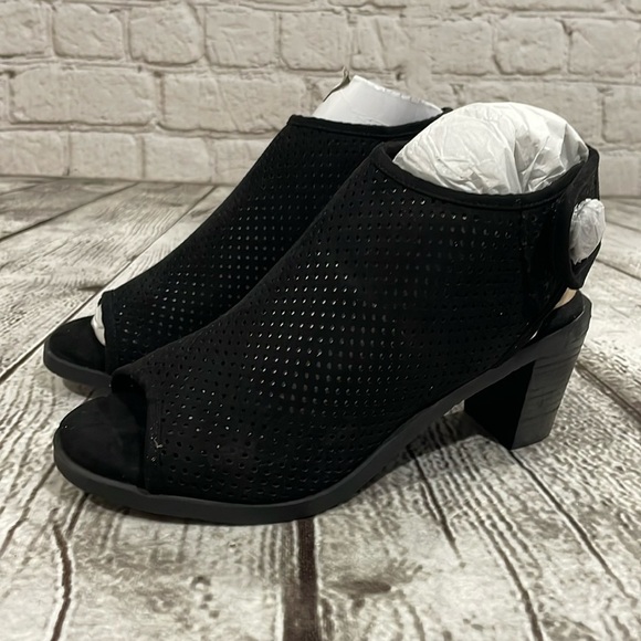 Lindsay Phillips Ansley Bootie Size 6 - Picture 1 of 7
